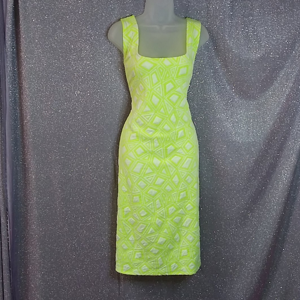 PLUS SIZE DRESS - Picture 5 of 6